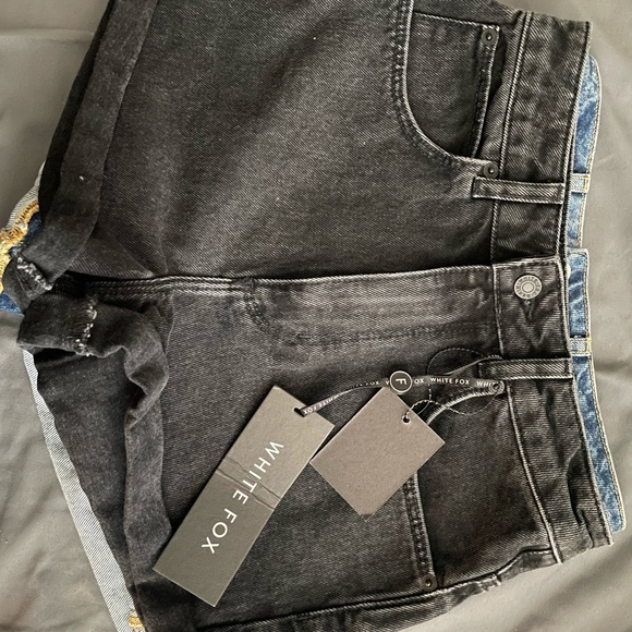 Shorts - Picture 3 of 4